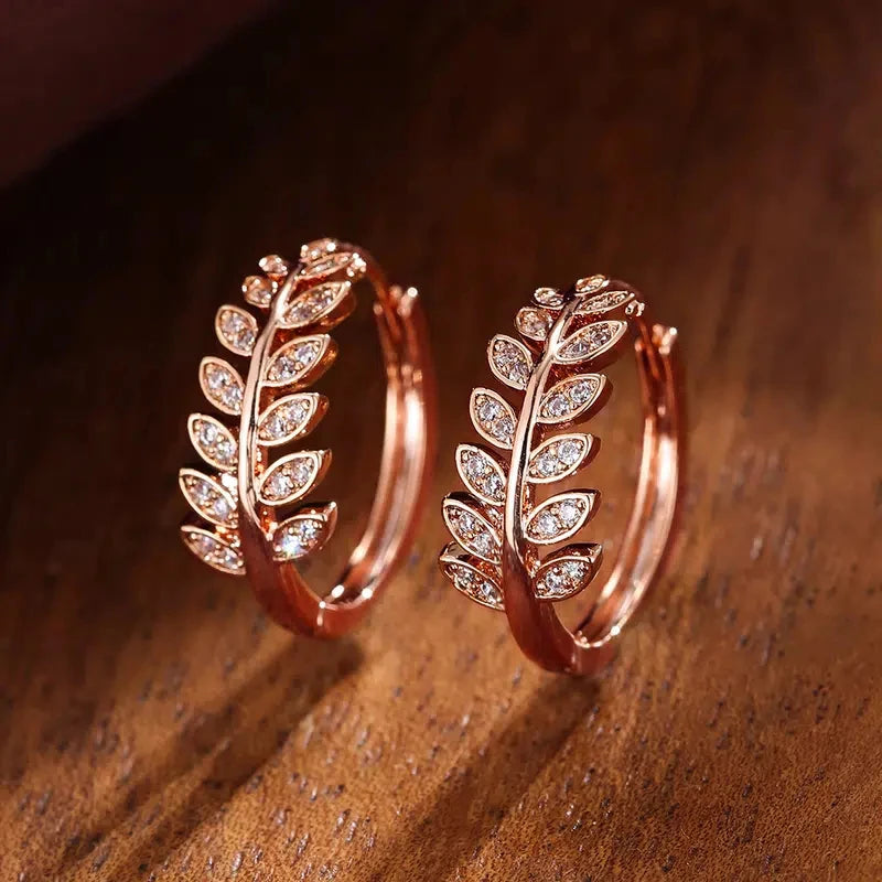 Stilvolle Blatt Olive Kleine Creolen