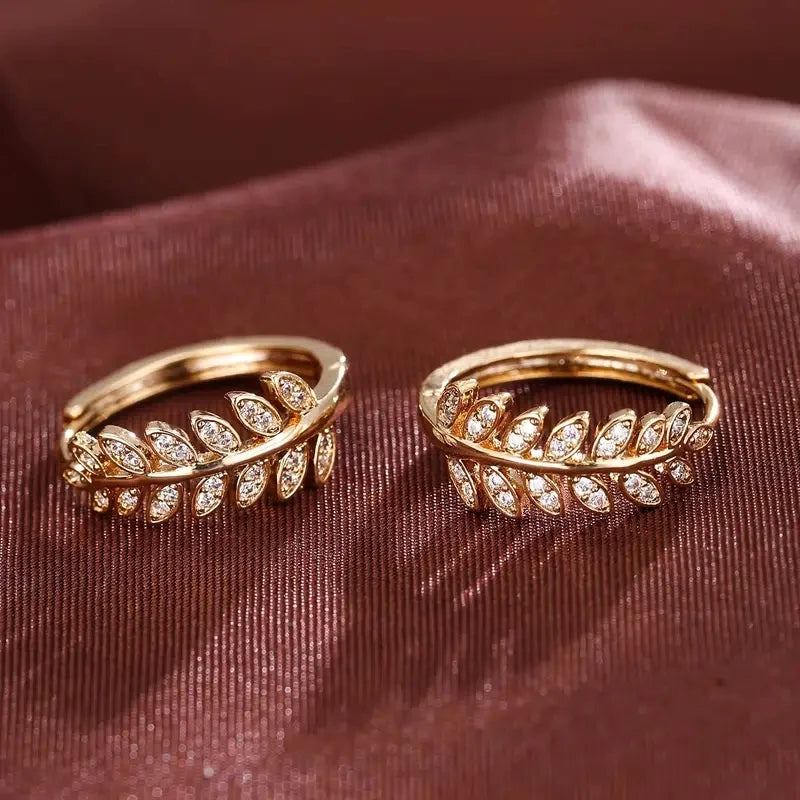 Stilvolle Blatt Olive Kleine Creolen